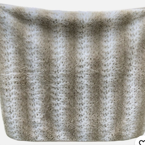 Pottery Barn Faux Fur Oversized Throw Blanket teddy luxe creamy white lynx - Picture 1 of 4